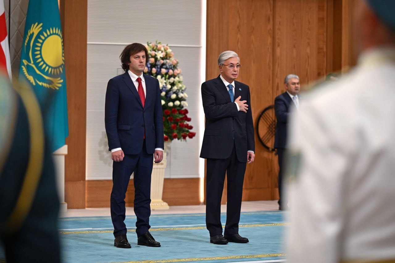 Қасым-Жомарт Тоқаев пен Ираклий Кобахидзе шағын құрамда келіссөз жүргізді